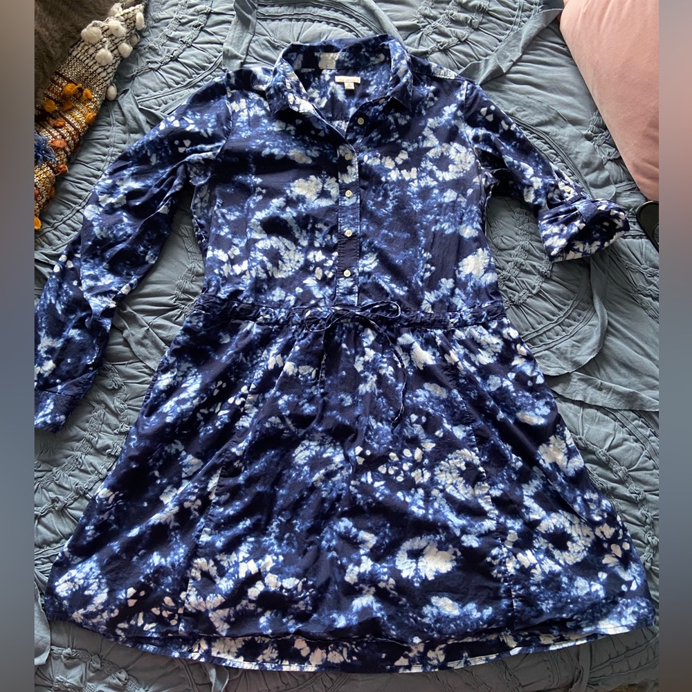 GAP tie dye shirt dress with tie waist